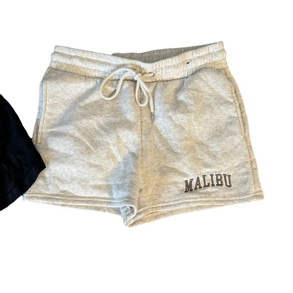 Women's Black and Gray Comfy Shorts M - Picture 3 of 3